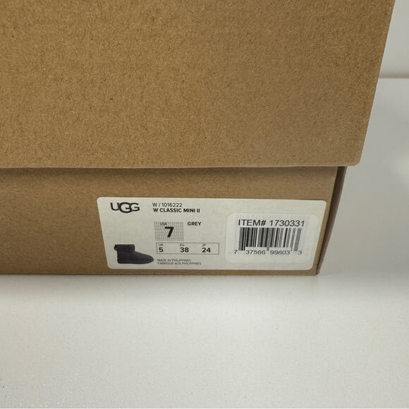 NIB • UGG Women's Classic Mini II Size: 7 - Picture 6 of 6